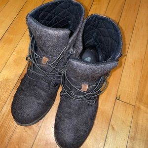 Wool North Face boots